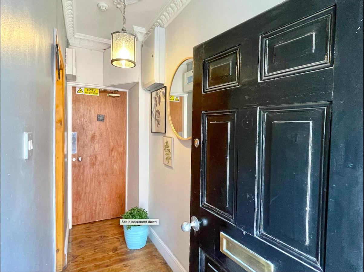 The Location- 1 Free Private Parking Space - 60 Second Walk 2 Minster! York Zewnętrze zdjęcie